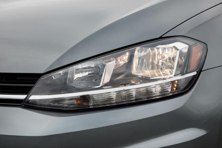 Детали экстерьера Volkswagen Golf TSI SportWagen 4Motion (Typ 5G) 2017 года  (NA) (фото 4 из 10)